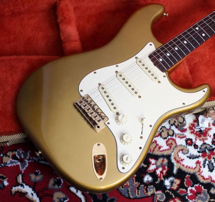 【中古】Fender（フェンダー）/ #1982年 GOLD STRATOCASTER (SMITH STRATOCASTER) Aztec Gold【3.84kg】【USED】【札幌パルコ店】(2500002429253)