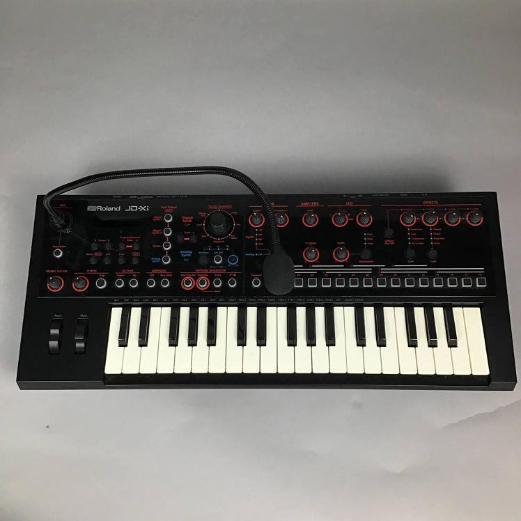 ローランド　JD800 シンセサイザー Roland JD-800 - Wikipedia