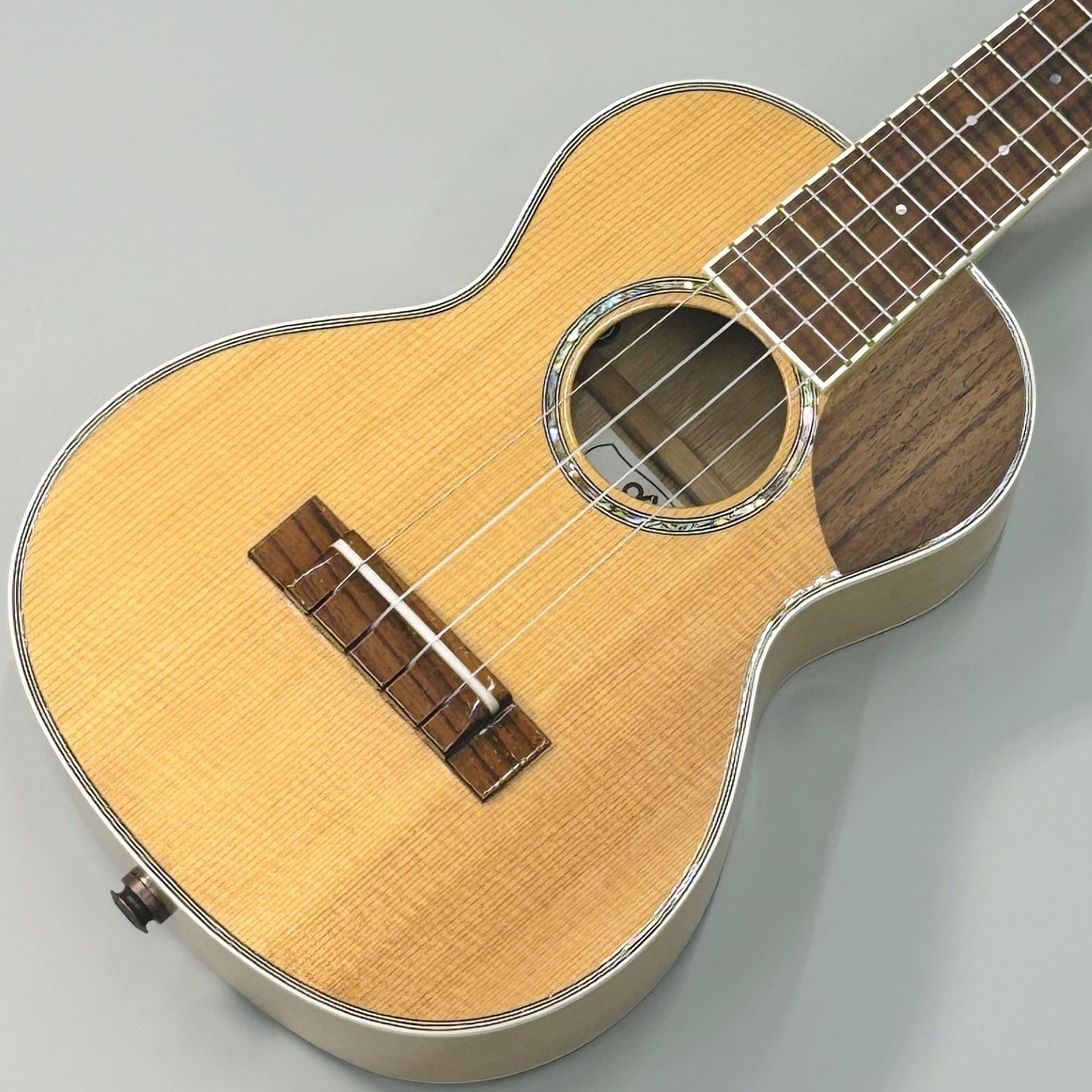 【中古】 URABE STRING WORKS L-56 ホワイトアッシュ #02066【現物画像】コンサートウクレレ【USED】【イオンモール広島府中店】(2500002299900)｜島村楽器　USED SHOP