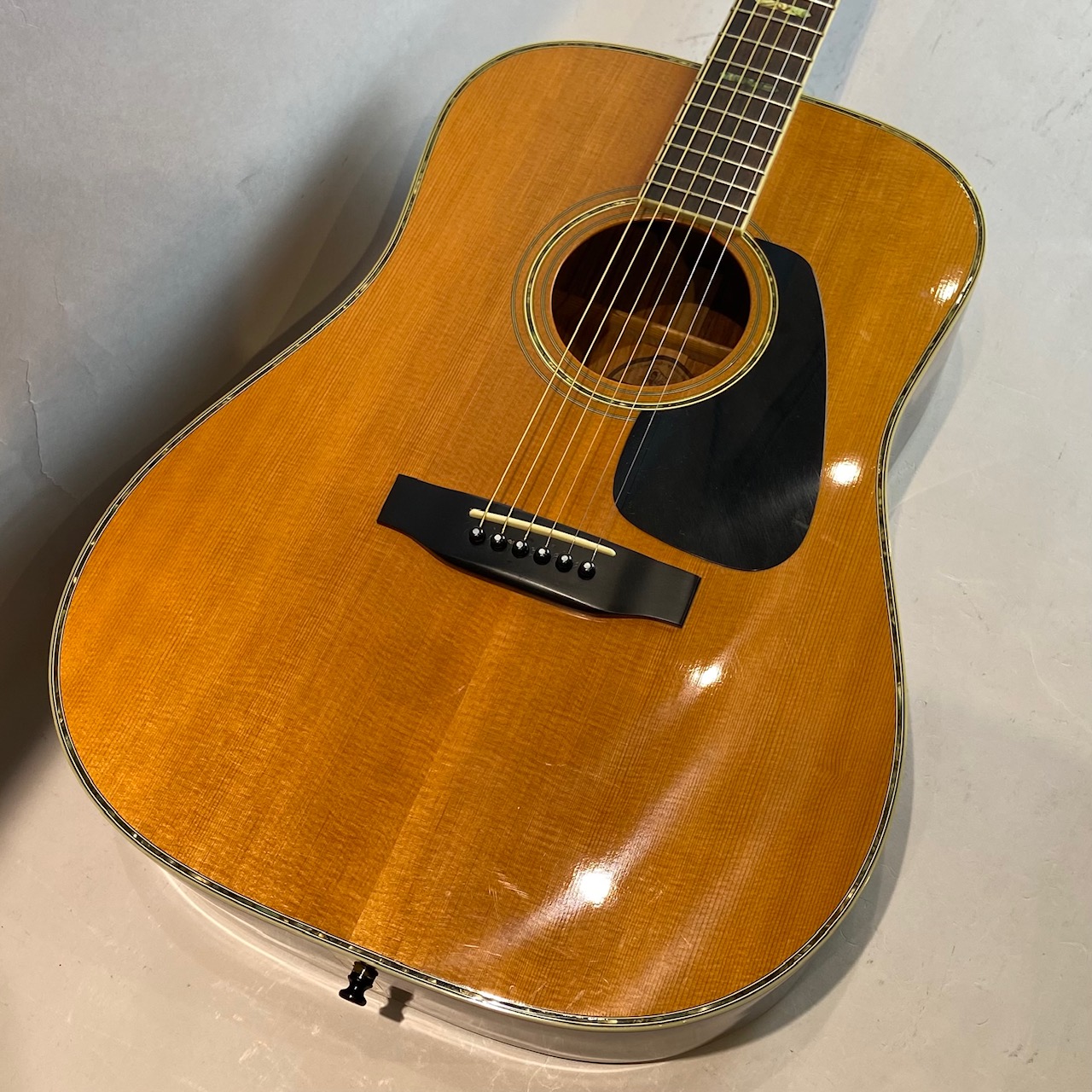 日本製ビンテージ フルアコースティックギター ケース付き ARIA J-40（ビンテージ）［デジマートSALE］【楽器検索デジマート】