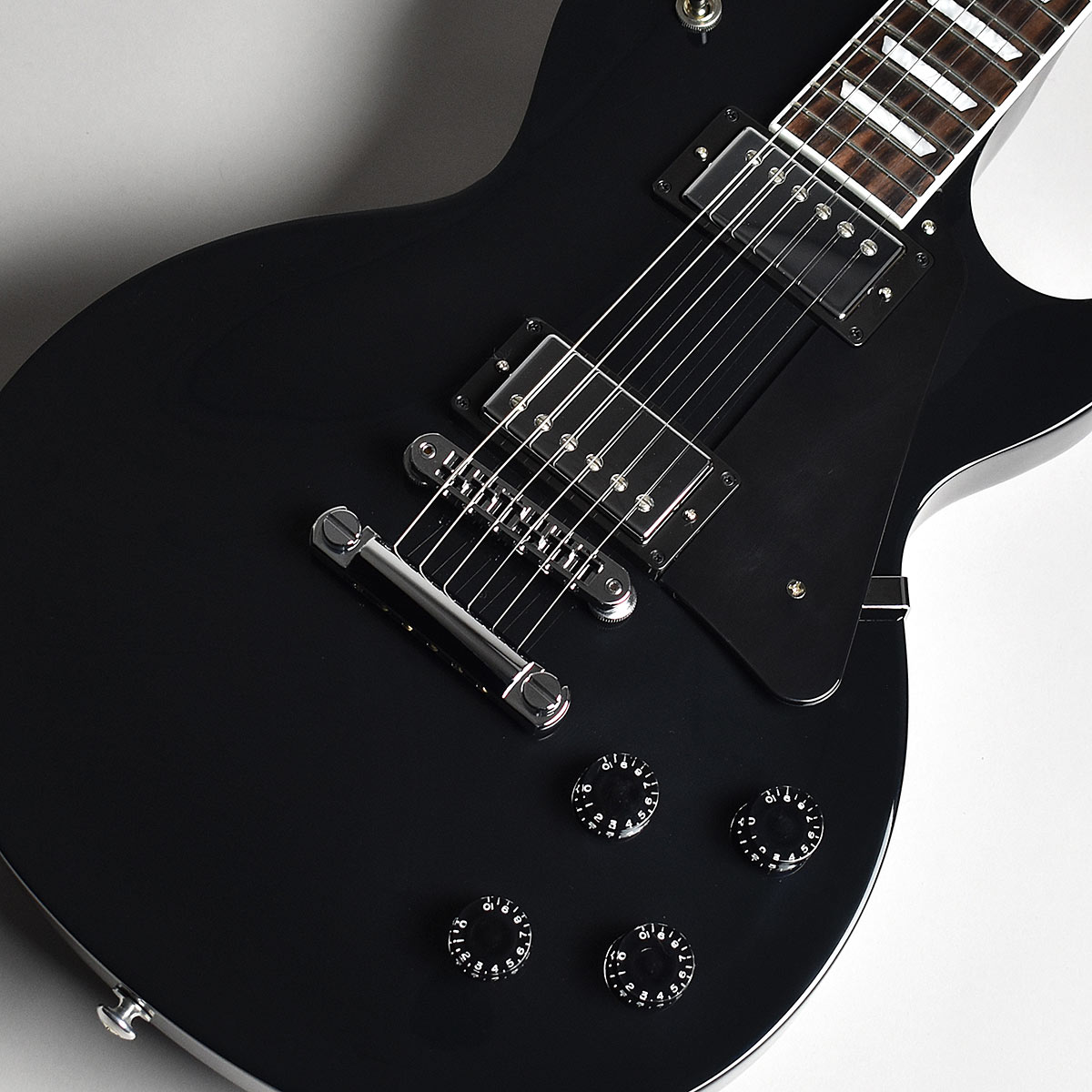 Paul フルート 19 Les Gibson カシオ レスポール 未展示品 Studio スタジオ 島村楽器 電子ドラム Ebony S N ギブソン 伝統的なレスポールの仕様を受け継ぎつつハイコストパフォーマンスを実現したレスポール スタジオの19年モデル