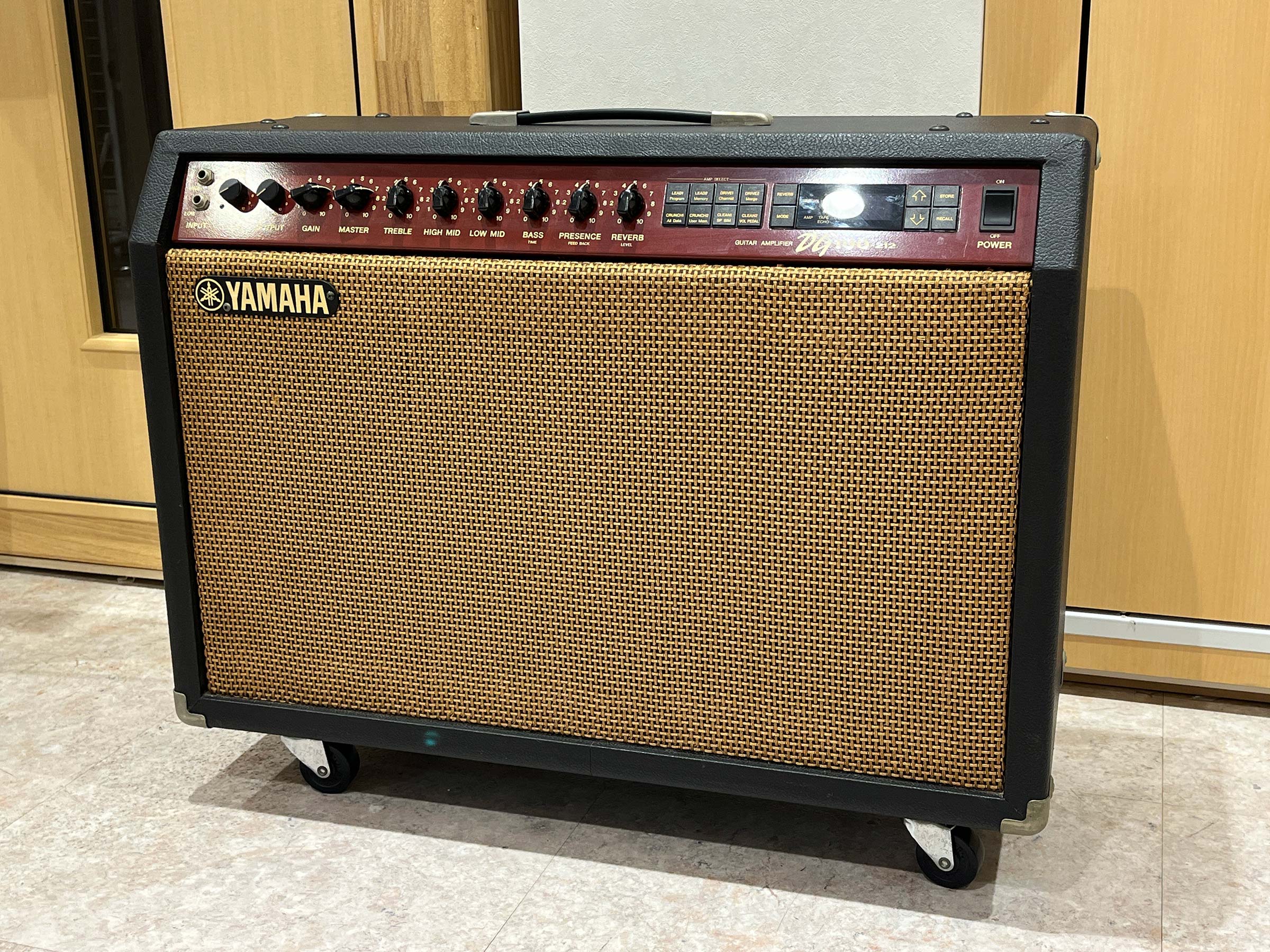 YAMAHA DG100 212A デジタルアンプ 128プリセット保存可能 モーターノブ搭載 ヤマハ 【中古】