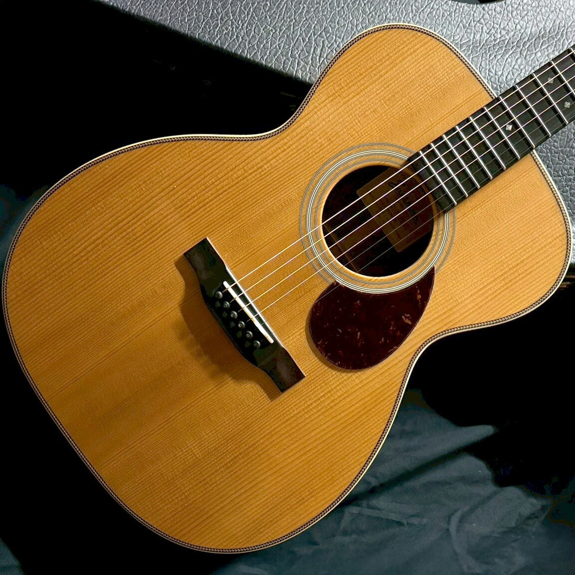 【マラソン期間中 エントリーでさらにP5倍】 Eastman E20-OM-MR-TC S/N M2506791 アコースティックギター アディロンダック・スプルース マダガスカル・ローズウッド オール単板 イーストマン