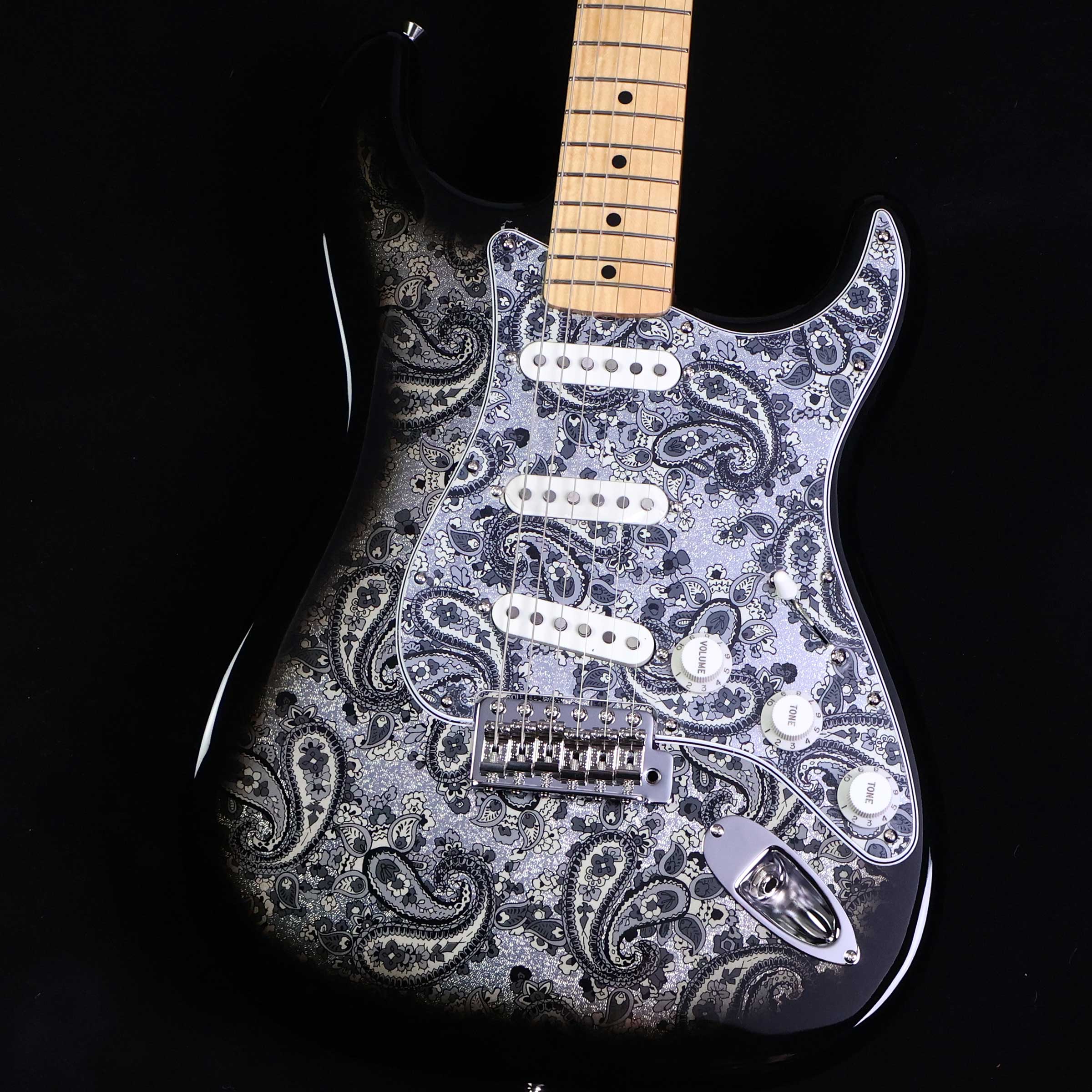 Fender Made In Japan Limited Stratocaster Black Paisley エレキギター 限定モデル フェンダー ストラトキャスター ブラックペイスリー【未展示品・専任担当者による調整済み】 【ミ･ナーラ奈良店】