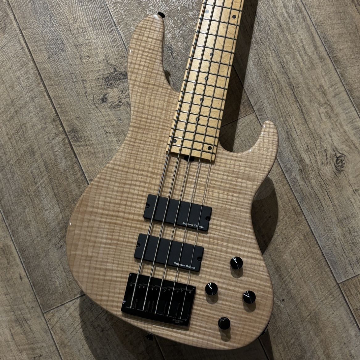 【マラソン期間中 エントリーでさらP5倍】Red house Guitars Seeker 5st 24F Flame Maple/Ash Natural gloss エレキベース 5弦 レッドハウスギター 【 新宿PePe店 】｜島村楽器
