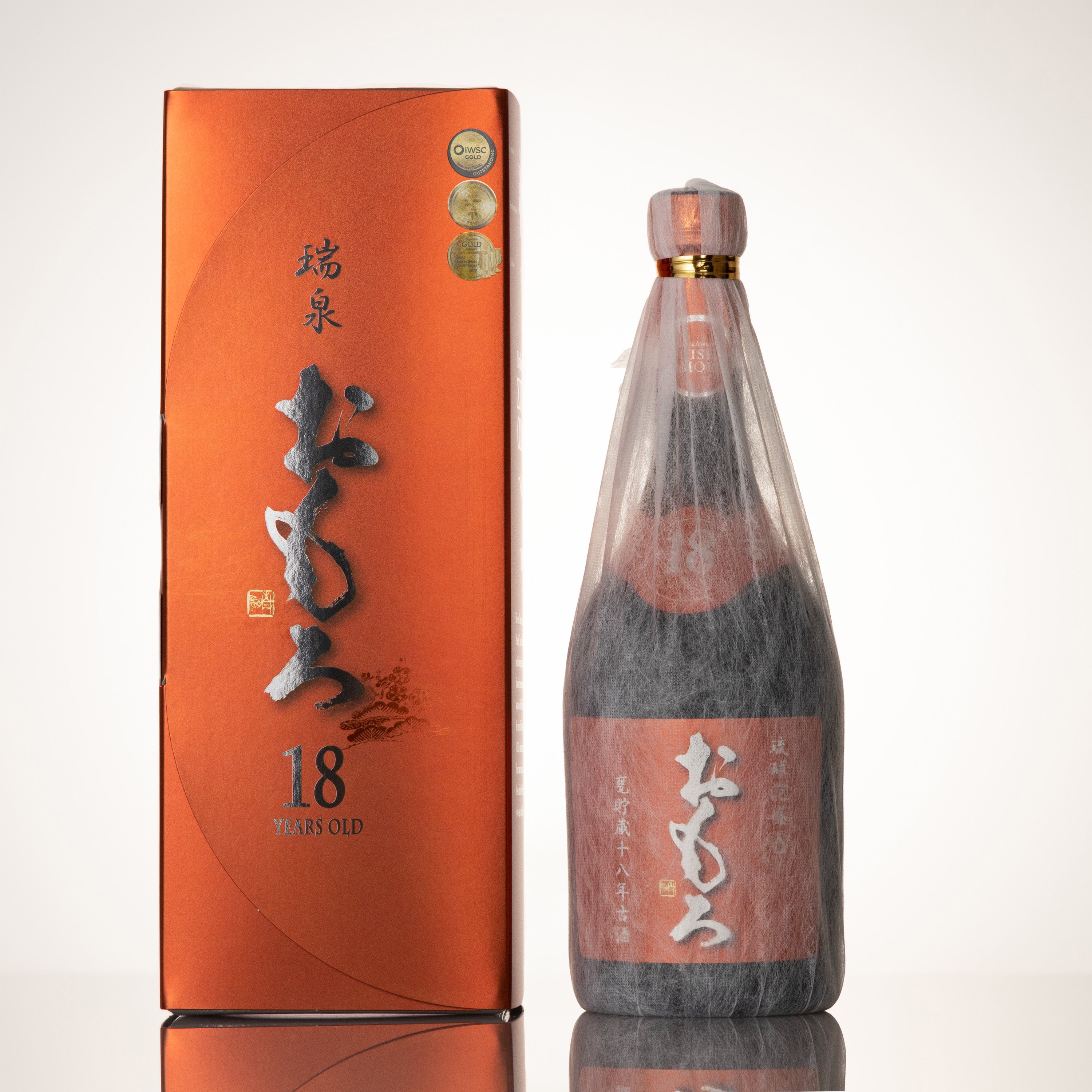 おもろ18年古酒 39度 720ml [瑞泉酒造 琉球泡盛 古酒 化粧箱 ギフト 沖縄 四合瓶 1本]｜shimmer online 店