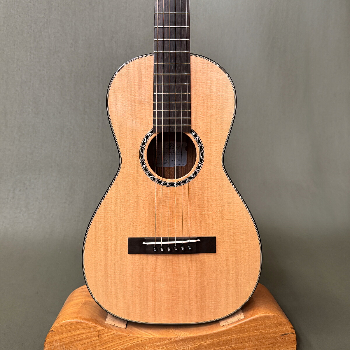 【新品】K.ヤイリ RAG-105V K. Yairi RAG-105V SG CTM ハカランダサイドバックパーラースタイル｜下倉楽器　店