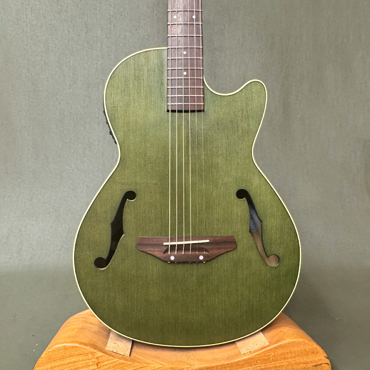【新品】K.ヤイリ KYF-CTM K. Yairi KYF-CTM MG スプルーストップ　モスグリーン 超薄型エレアコ