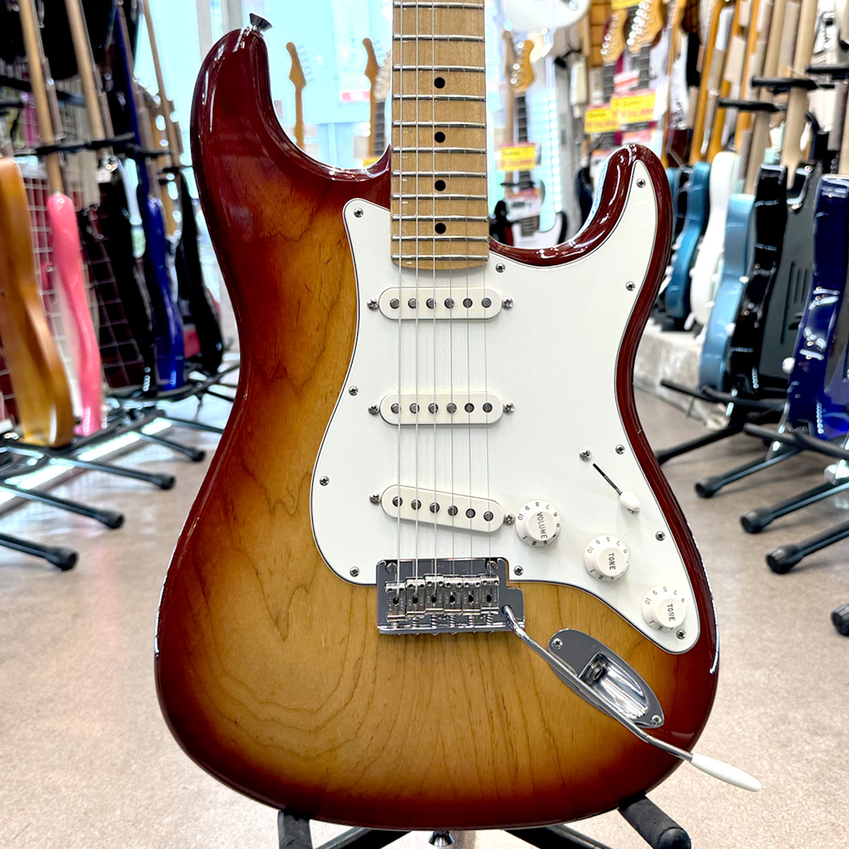 【中古】2013年製 Fender USA American Standard Stratocaster UG Fender ハードケース付き