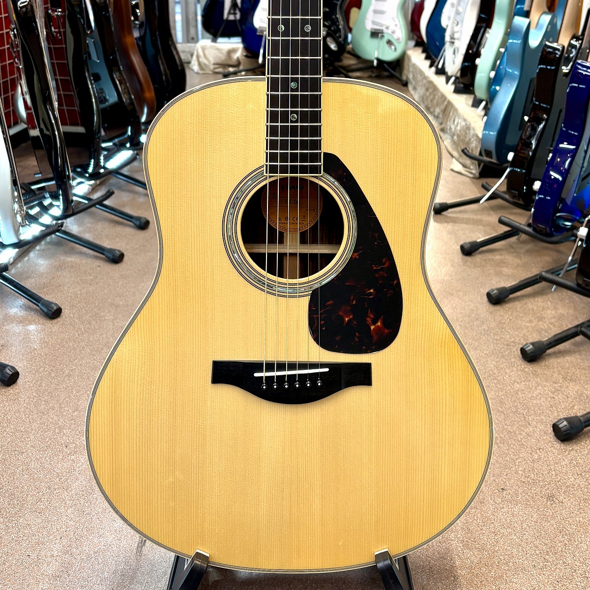 【中古】YAMAHA LL16 ARE 純正ライトケース付き｜下倉楽器　店