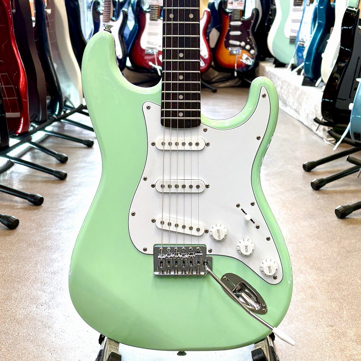 【中古】 Squier Affinity Stratocaster 純正ソフトケース付き