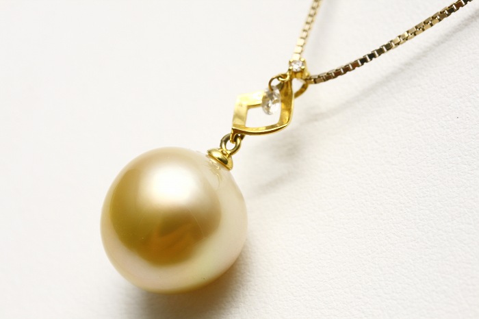数々の賞を受賞 南洋白蝶真珠パールペンダントトップ 13mm ナチュラル ...