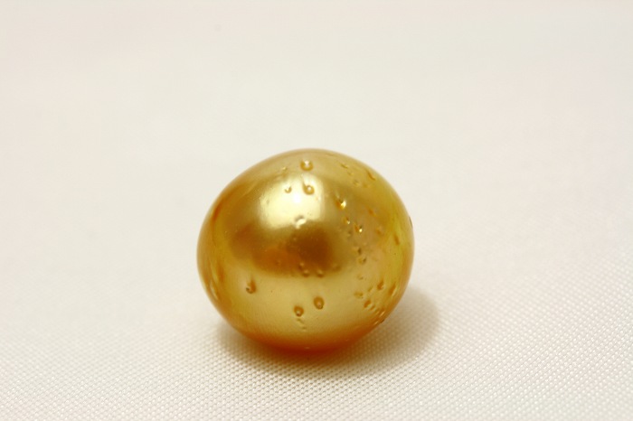 南洋白蝶真珠パールルース 両穴 12mm ナチュラルゴールドカラー|真珠倶楽部