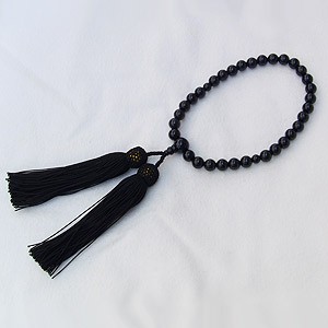 オニキス 念珠 数珠 ８mm 房黒色 丸玉 念珠ケース付き 女性用 人気 おすすめ カジュアル トレンド プレゼント ギフト ジュエリー 卒入学 母の日