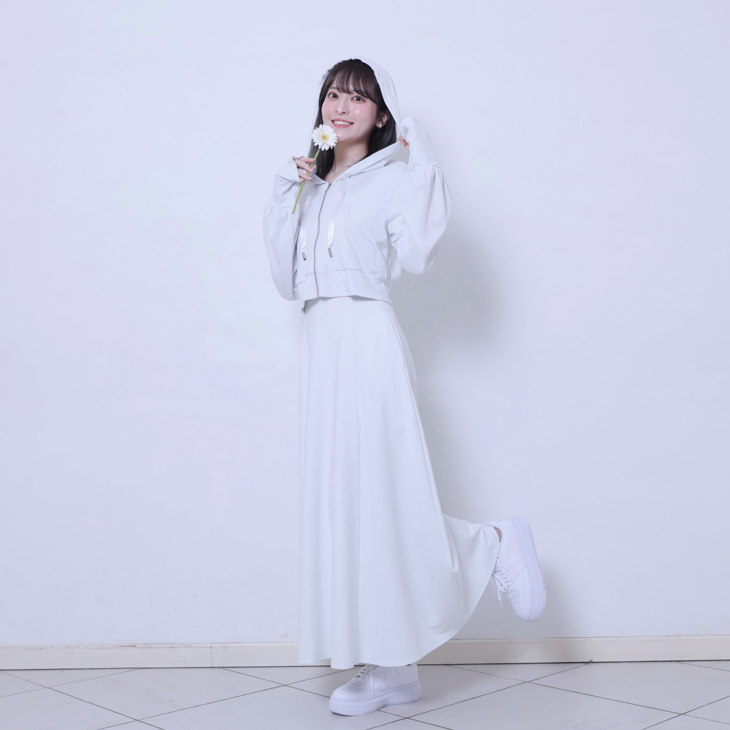 毎年15分で完売する 着る日焼け止め UVカット 99% パーカー 美白