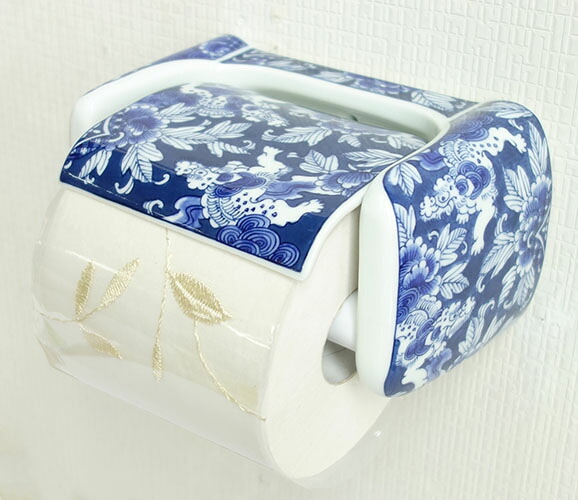 人気商品!! 【送料無料】有田焼　陶器　ペーパーホルダー＜br /＞染付七宝獅子絵　青色