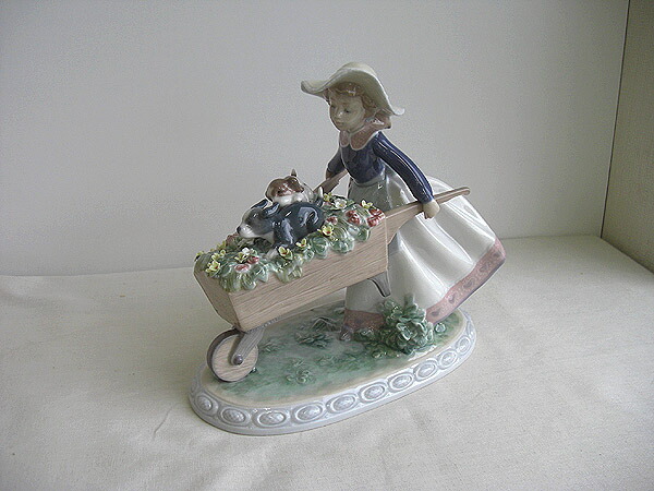 楽天市場】リヤドロ 乗せてあげる 少女 子犬 01005460 LLADRO