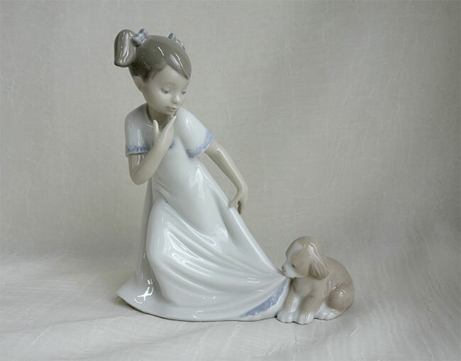 仔犬と少女 ☆NAO・リヤドロ スペイン ポーセリン 光沢仕上げ ヴィンテージ