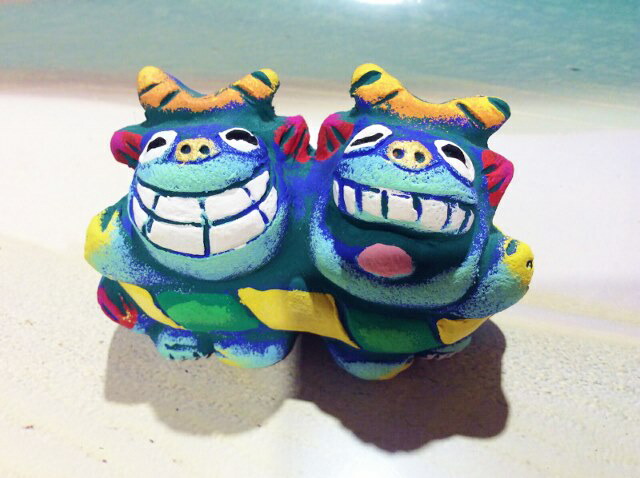 シーサー 米子焼き りんご 2色 沖縄 ペアシーサー カラフル 可愛い 人気 置物 祝い 土産魔除け 玄関 通販 かわいい ペア 販売 誕生日プレゼント 贈り物 インテリア 新築祝い 内祝い 結婚祝い 引き出物 通販 販売 風水 ギフト かっこいい Crunchusers Com