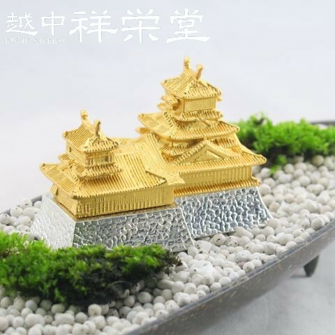 【日本製】箱城 熊本城 金メッキ 手のうち大きさのお城