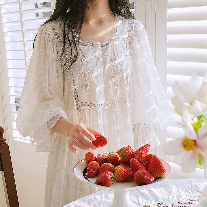 送料無料 ネグリジェ 宮廷風 レース レディース お嬢様 綿 コットン 春夏秋 長袖 柔らか 快適 白ワンピース ルームウェア パジャマ ルーム ワンピース 着心地良い 可愛い 寝間着オシャレ きれいめ 新作 冷房対応 部屋着 ホワイト ピンク ブルー ランジェリー 寝巻き