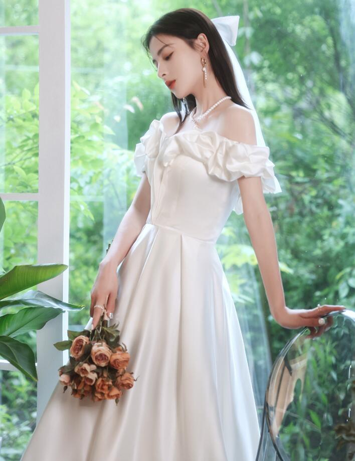 人気ショップが最安値挑戦 送料無料 ウェディングドレス ブライダルドレス サテン ロングドレス プリンセスドレス 肩出し 白 上品 優雅 パーティー ドレス 礼服 結婚式 背中編み上げ お花嫁ドレス 海外挙式 撮影 披露宴 二次会 演奏会 発表会 司会 舞台 ピアノ