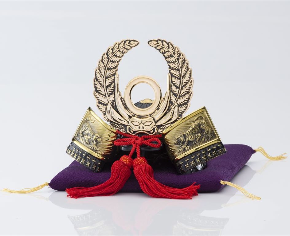 等身大 兜 日本兜 鋳鉄 鉄製兜 年代物 骨董 出世兜 金属製 鋳物 伝統飾り ieyasu.jpg
