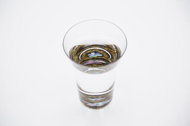 高岡漆器 杯 クリスタル 金桜 黒 ぐい呑み ぐいのみ ぐい飲み ぐい呑 おちょこ お猪口 猪口 おしゃれ かわいい オシャレ 可愛い 日本酒 お酒 酒 酒器 贈り物 ギフト プレゼント 宅飲み 家飲み 螺鈿 ガラス 貝入 漆 ウィスキー ワイン 父の日 母の日 日本製 国産