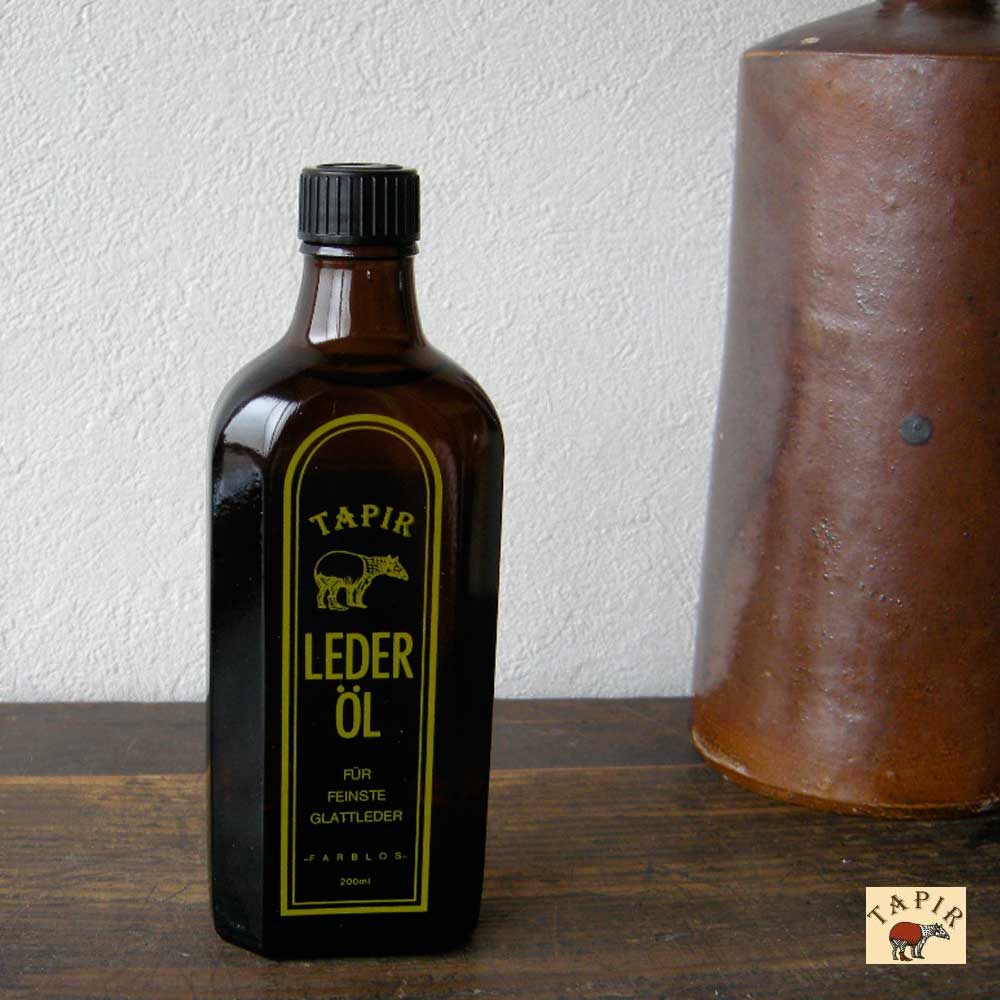 超人気 専門店 タピール TAPIR レーダーフレーゲ 皮革用乳液 100ml 表革用保革 栄養ローション ドイツ製 天然皮革 レザーケア 皮革ケア  乳液ワックス 艶出し 革製品 ウェア 家具 自動車のシート オイルドレザー シューズ