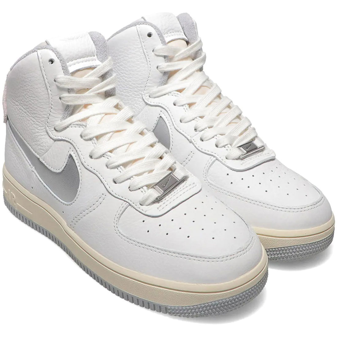 ナイキ 大気圏 フォース 1 スカルプト NIKE W AIR FORCE 1 SCULPT 主脳会談白いこと/ココナツ牛乳/主脳会談白いこと/しろがね色 DC3590-101