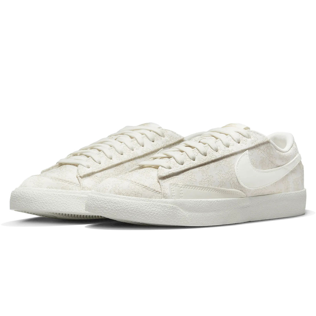 ナイキ ブレーザー ロー '77 SE NIKE W BLAZER LOW '77 SE セイル/セサミ/マルチカラー DR9955-100 11,472円