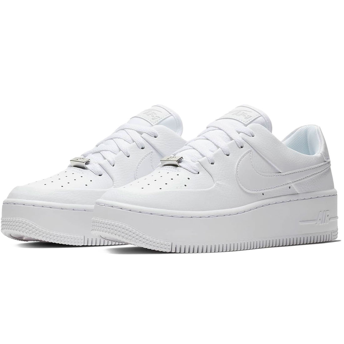 美品　NIKEナイキAF1エアフォース1ロー ホワイト　24 NIKEナイキAF1エアフォース1ロー ホワイト 24 NIKEナイキAF1エア