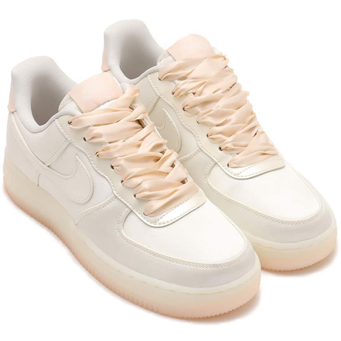 ナイキ エア フォース 1 '07 LV8 NIKE W AIR FORCE 1 '07 LV8 セイル/ベアリーオレンジ/セイル HQ3762-133