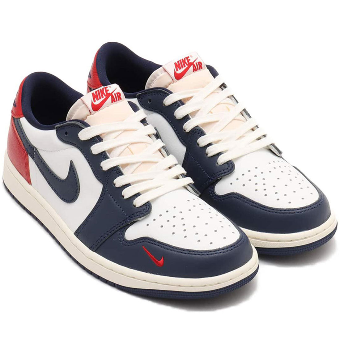ナイキ エア湖 ジョーダン 1 レトロ 置き目 NIKE AIR JORDAN 1 RETRO LOW \"Gym Red \u0026 Midnight Navy\"" 白いこと/ミッドナイトネイビー/薄墨色/赤いこと HQ2993-100"