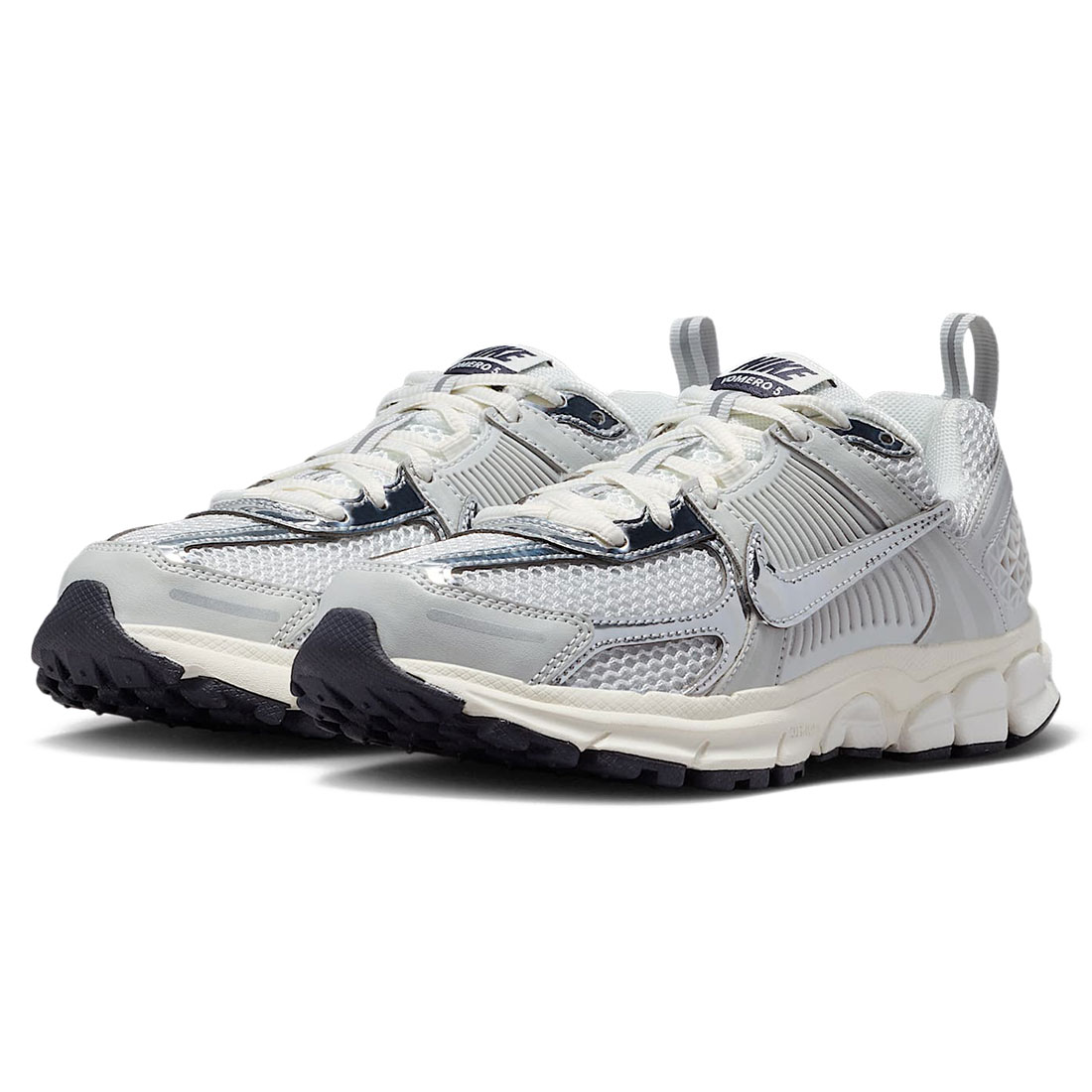 ナイキ ボメロ 5 NIKE J Vomero 5 フォトンダスト/グリッドアイアン/セイル/Cr IM9467-001