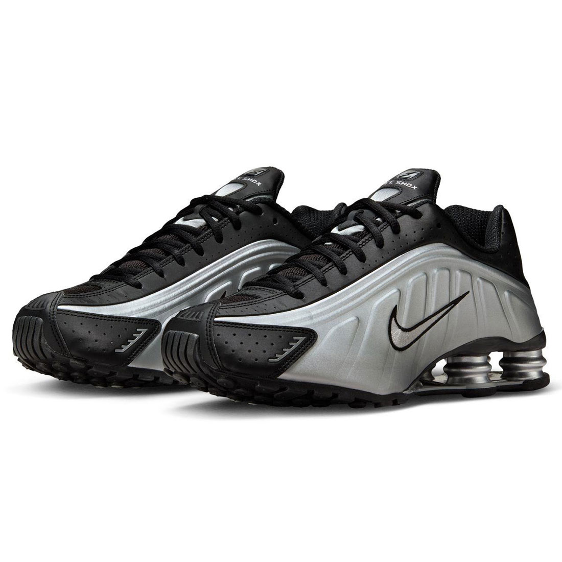 ナイキ ショックス R4 NIKE SHOX R4 メタリックシルバー/黒いこと/メタリックシルバー/メタリックシルバー HQ1988-007