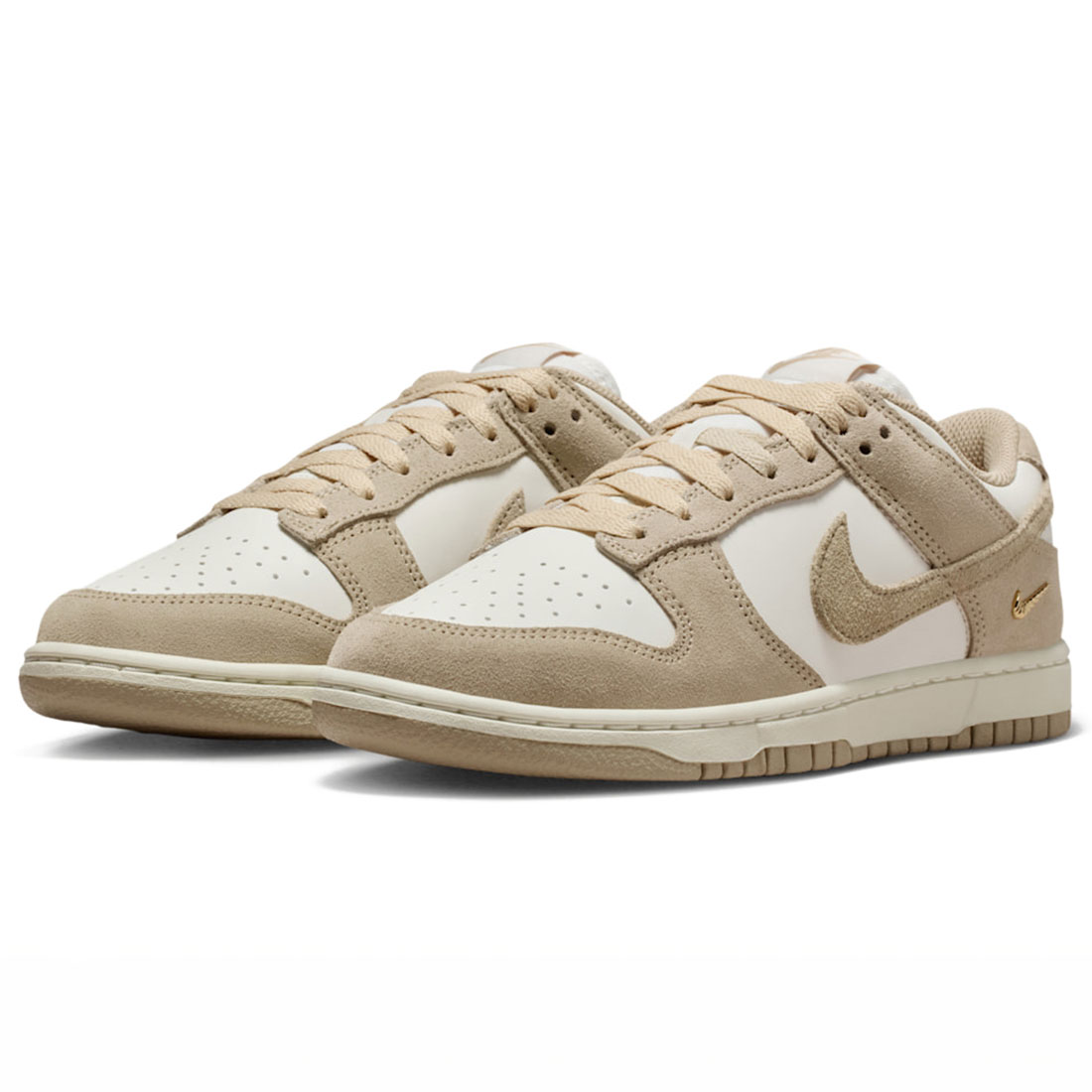 ナイキ ダンク 置き目 NIKE W DUNK LOW セイル/白いこと/メタリックゴールド/リネン IO4244-101