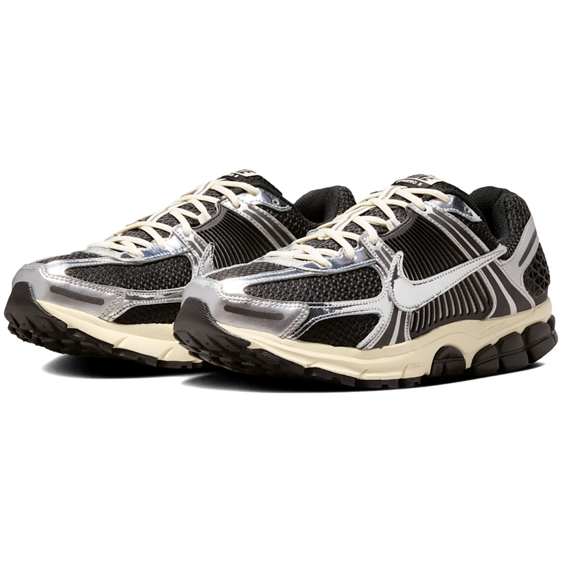 ナイキ ズーム ボメロ 5 NIKE ZOOM VOMERO 5 ブラック/メタリックシルバー/ココナッツミルク/クロム IM3486-003｜シューズナッツ