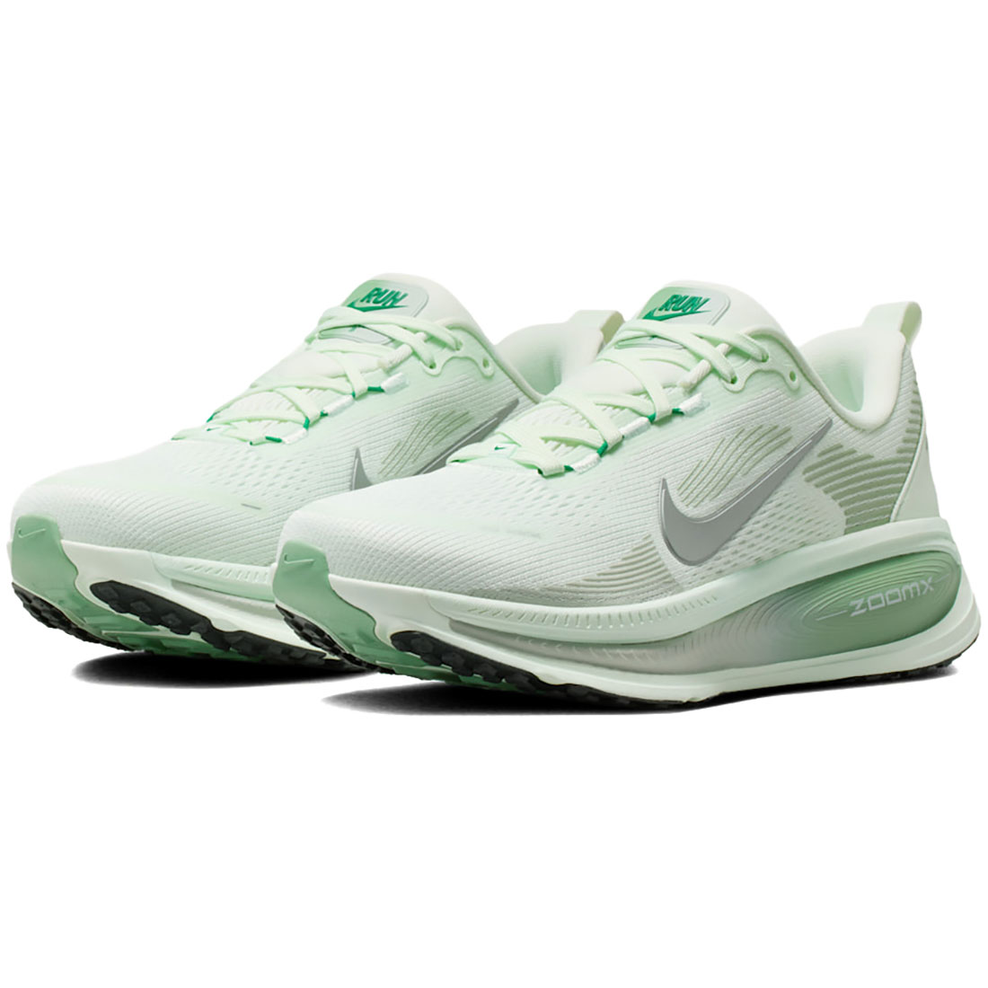 ナイキ ボメロ 18 NIKE W VOMERO 18 ベアリーグリーン/スチーム/ライトシルバー/メタリックシルバー HM6804-300|シューズナッツ