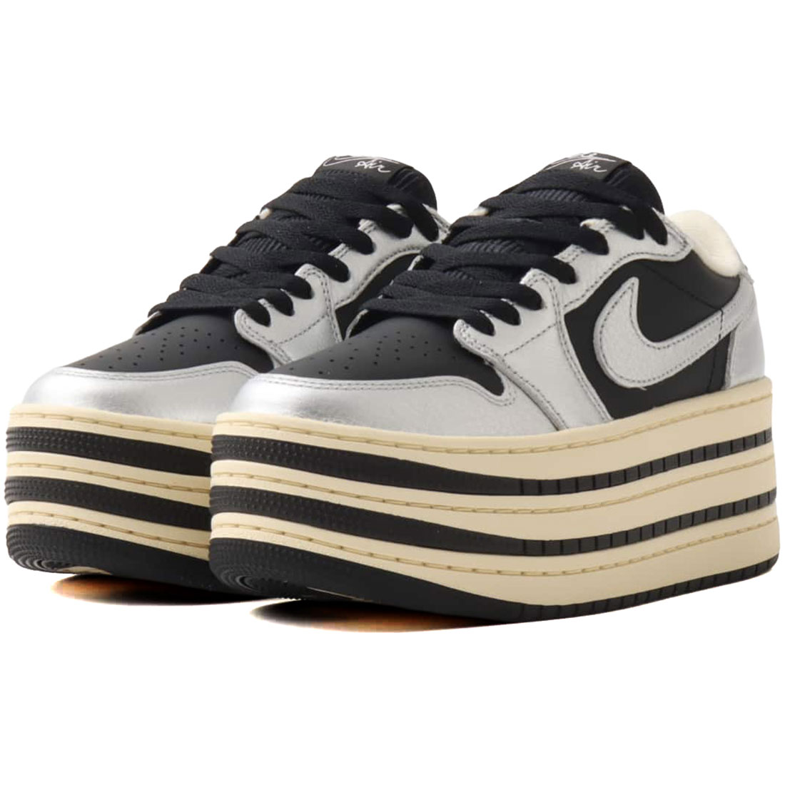 ナイキ エア ジョーダン 1 トリプル スタック NIKE W AIR JORDAN 1 TRIPLE STACK メタリックシルバー/モスリン/ブラック HV8288-001｜シューズナッツ