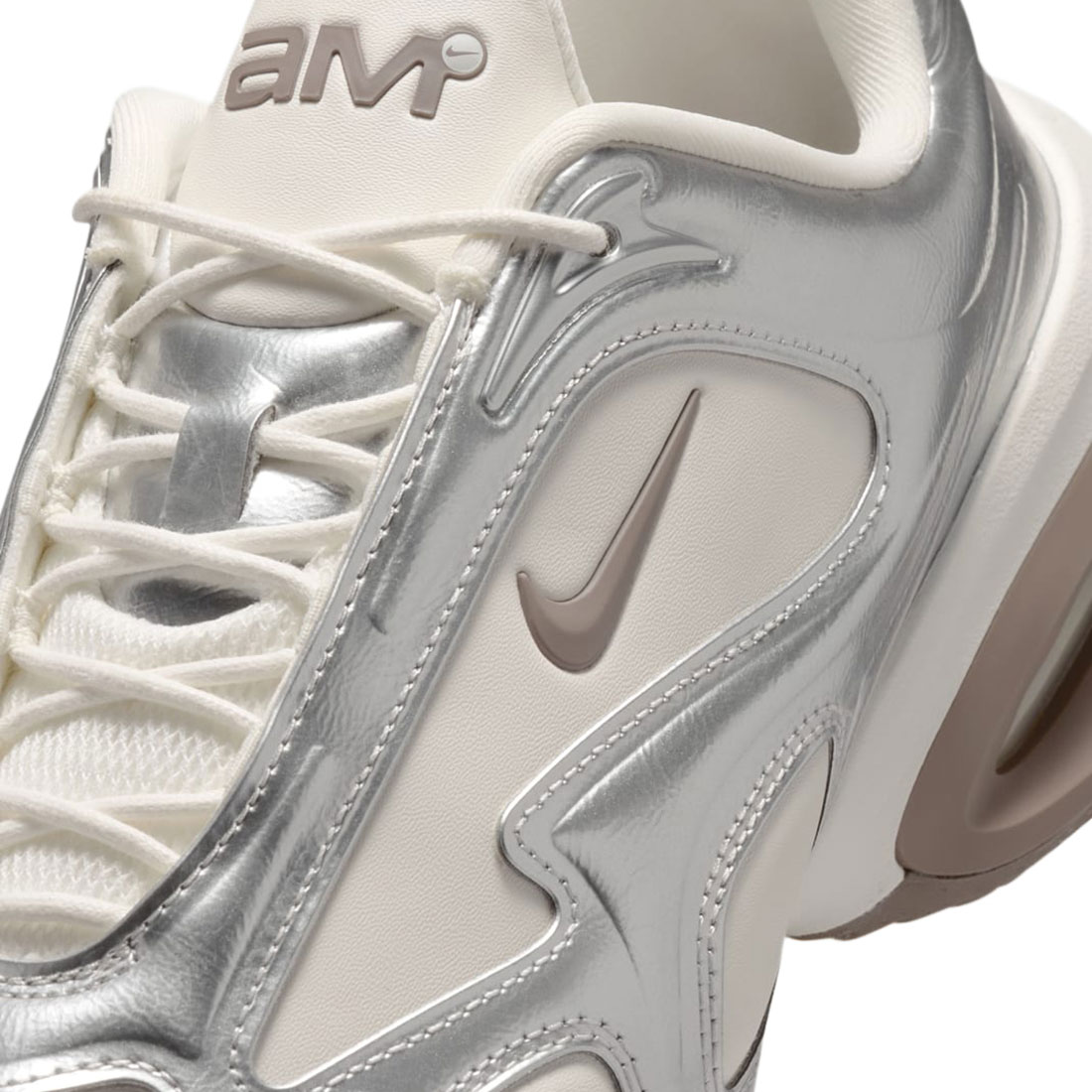 ナイキ エア マックス ミューズ NIKE W AIR MAX MUSE メタリックシルバー/セイル/ミン ブラウン IR1967-095