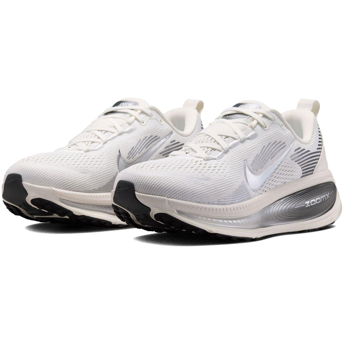 ナイキ ボメロ 18 ESS NIKE W VOMERO 18 ESS サミットホワイト/メタリックシルバー IO9915-101｜シューズナッツ