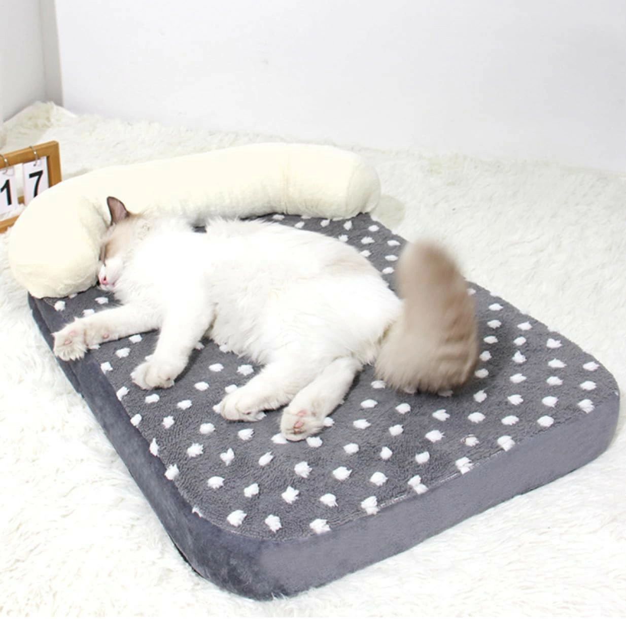 クッシ 通気性 猫のベッド 犬のベッド 猫用 小型犬 子犬 50*40*6cm 暖かい ペットソファー 洗える 滑り止め ふわふわ グレー ハウス マ