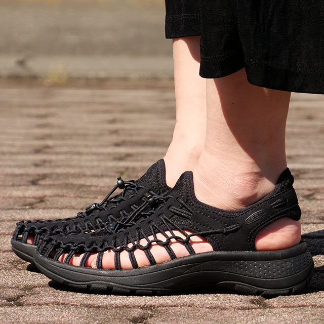 【先着で限定プレゼント】KEEN キーン レディース サンダル ユニーク アストリア [1027292] W UNEEK ASTORIA キャンプ アウトドアシューズ Black/Black 正規取扱店｜Shoetime アウトフィットストア
