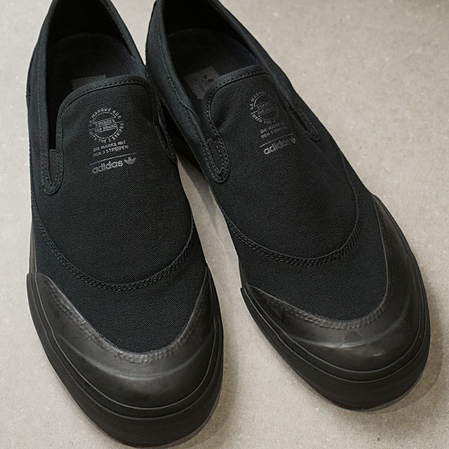 adidas matchcourt slip on all black