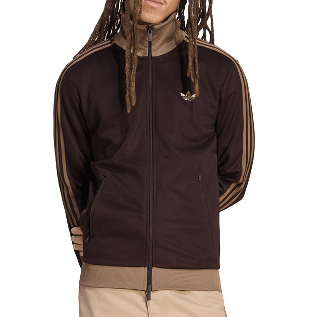 adidas Originals アディダス オリジナルス メンズ クラシック トラックトップ [VD591/KT5042 FW26] CLASSIC TRACK TOP ユニセックス トラックジャケット カジュアル ストリート 定番 ブラウン オーロラコーヒー 正規取扱店｜Shoetime アウトフィットストア