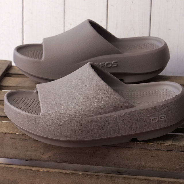 【6か月保証】OOFOS ウーフォス ウーアー プラス [2001110212262 FW26] OOahh+ メンズ・レディース ユニセックス リカバリーサンダル スライド 厚底 Driftwood 正規取扱店｜Shoetime アウトフィットストア