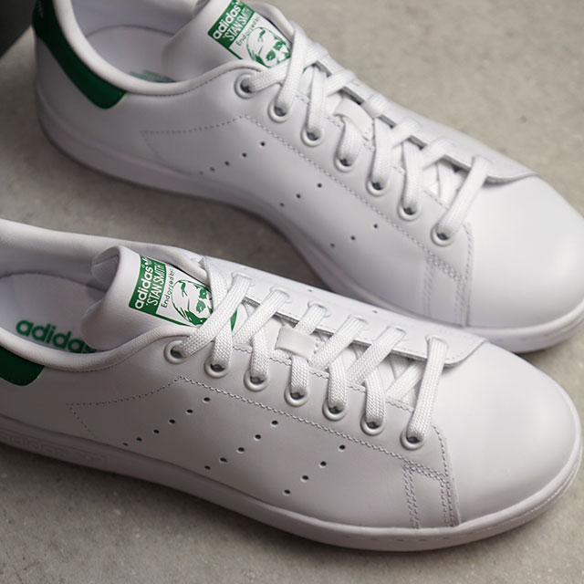 stan smith b24105