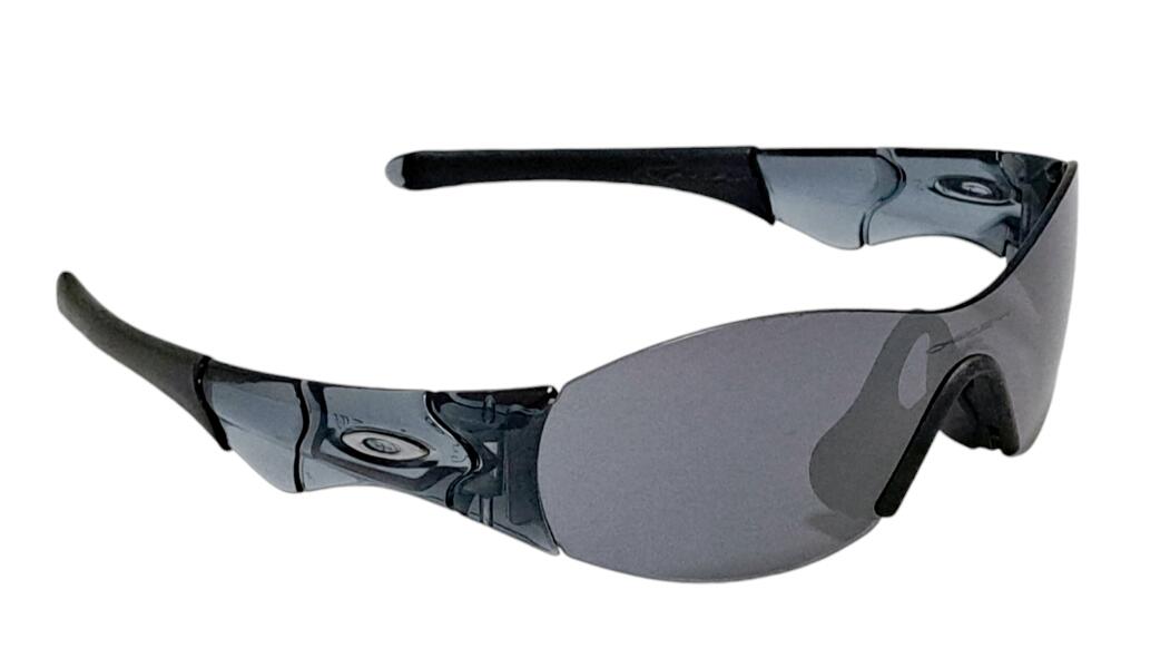 oakley オークリー　サングラス　awire エーワイヤー　レア オークリー 旧モデル 商品情報