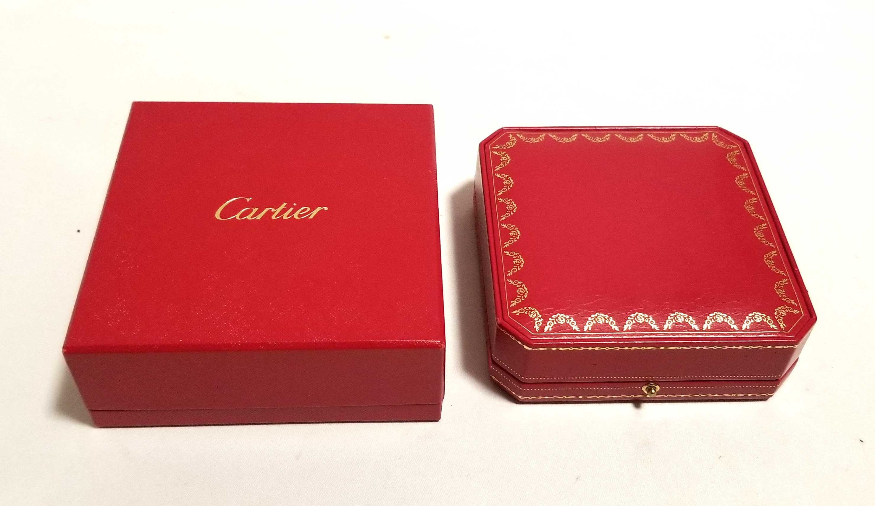 カルティエ　ケースと外箱 Cartier カルティエ 箱 ケース ネックレス用 アクセサリー用 BOX